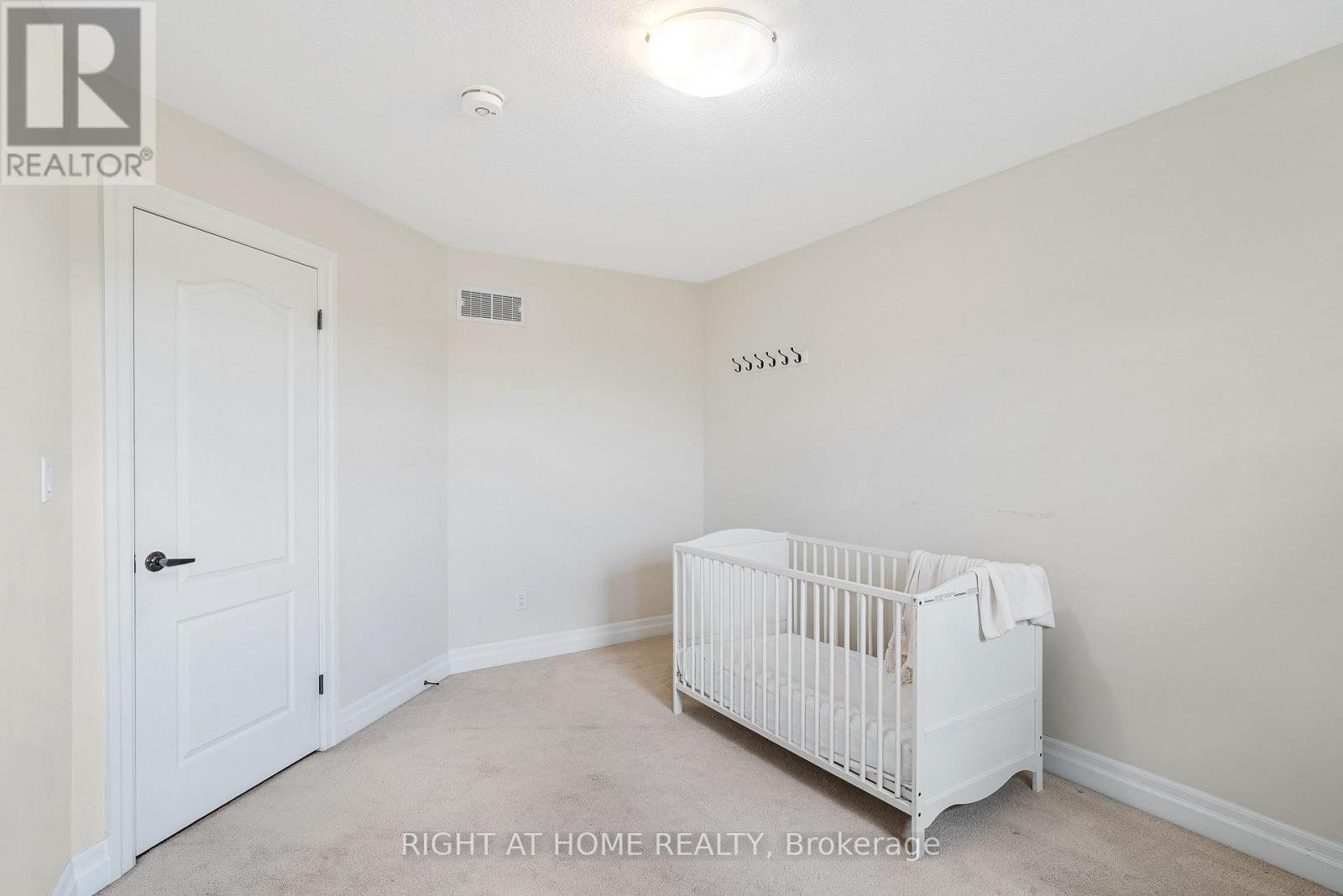 878 Zaifman Circle Property Photo 34