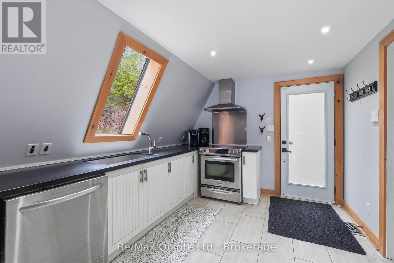 203 Faradale Drive Property Photo 8