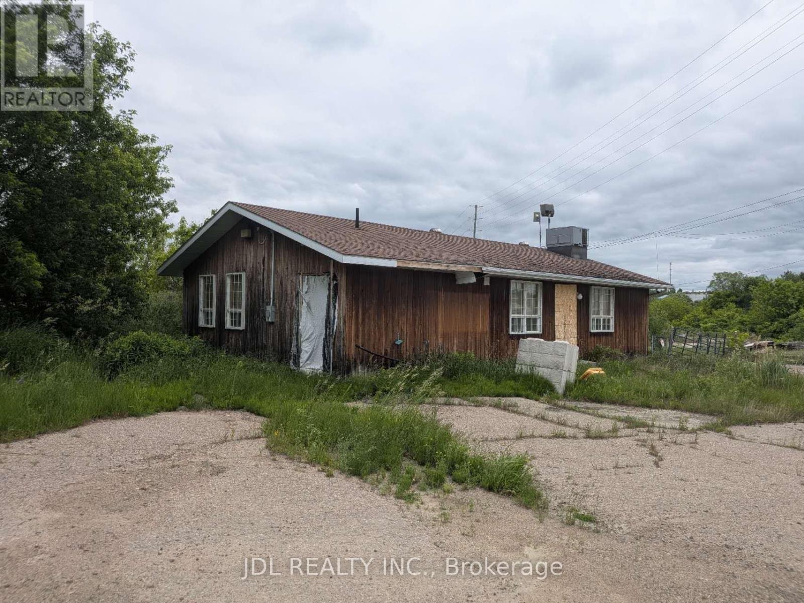 297 Boundary Road E Property Photo 1