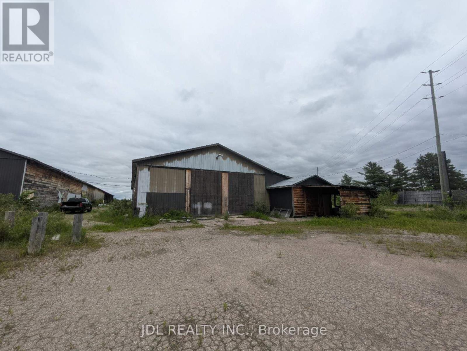 297 Boundary Road E Property Photo 2