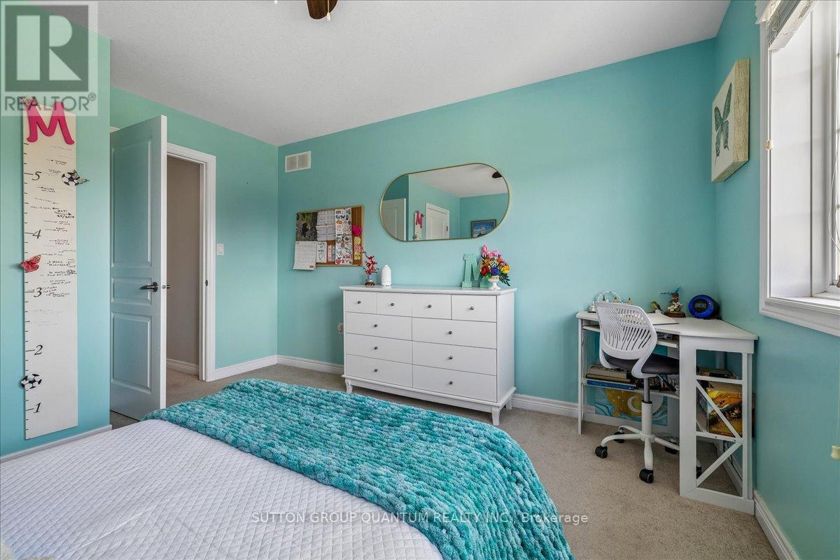 92 Garinger Crescent Property Photo 24