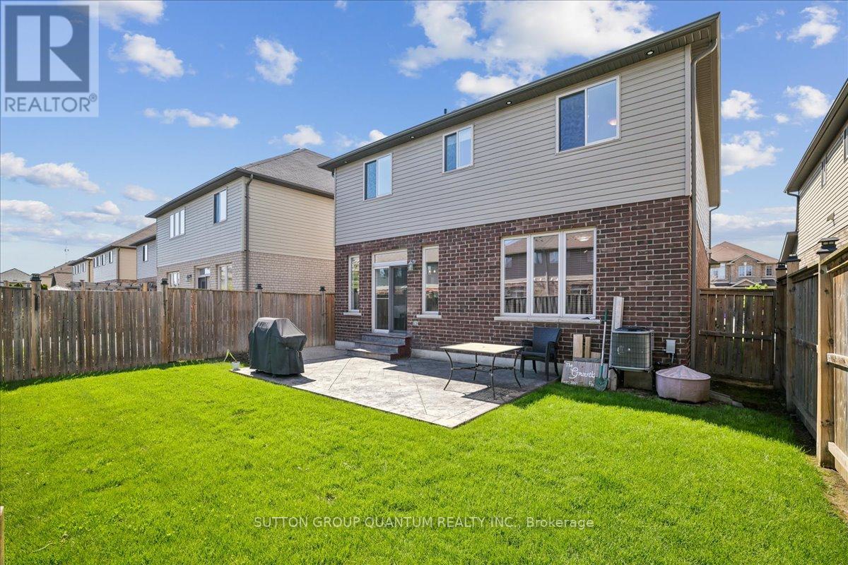 92 Garinger Crescent Property Photo 42