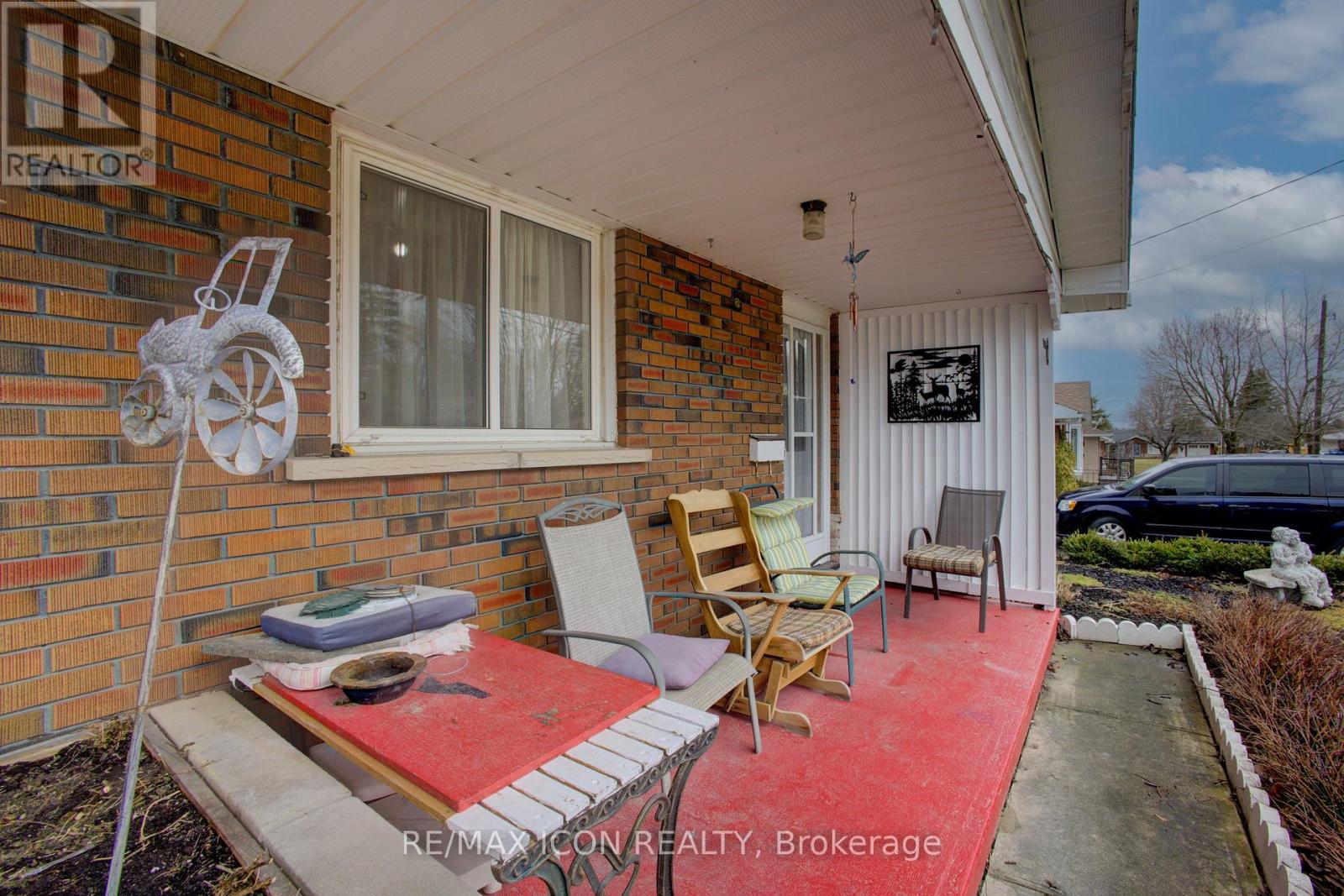 102 Byeland Drive Property Photo 7