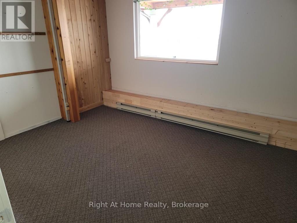 21 Simcoe Plaza Property Photo 7