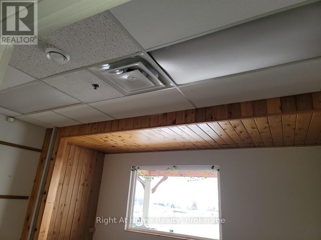 21 Simcoe Plaza Property Photo 8