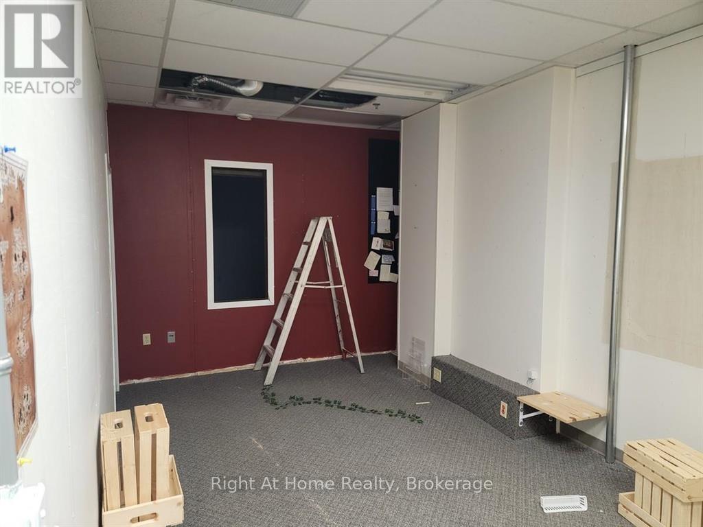 21 Simcoe Plaza Property Photo 9