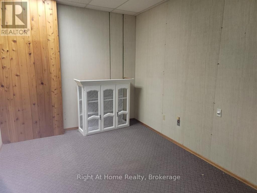 21 Simcoe Plaza Property Photo 12