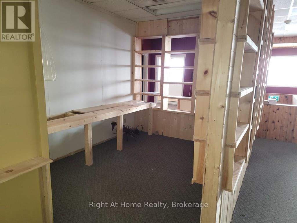 21 Simcoe Plaza Property Photo 14