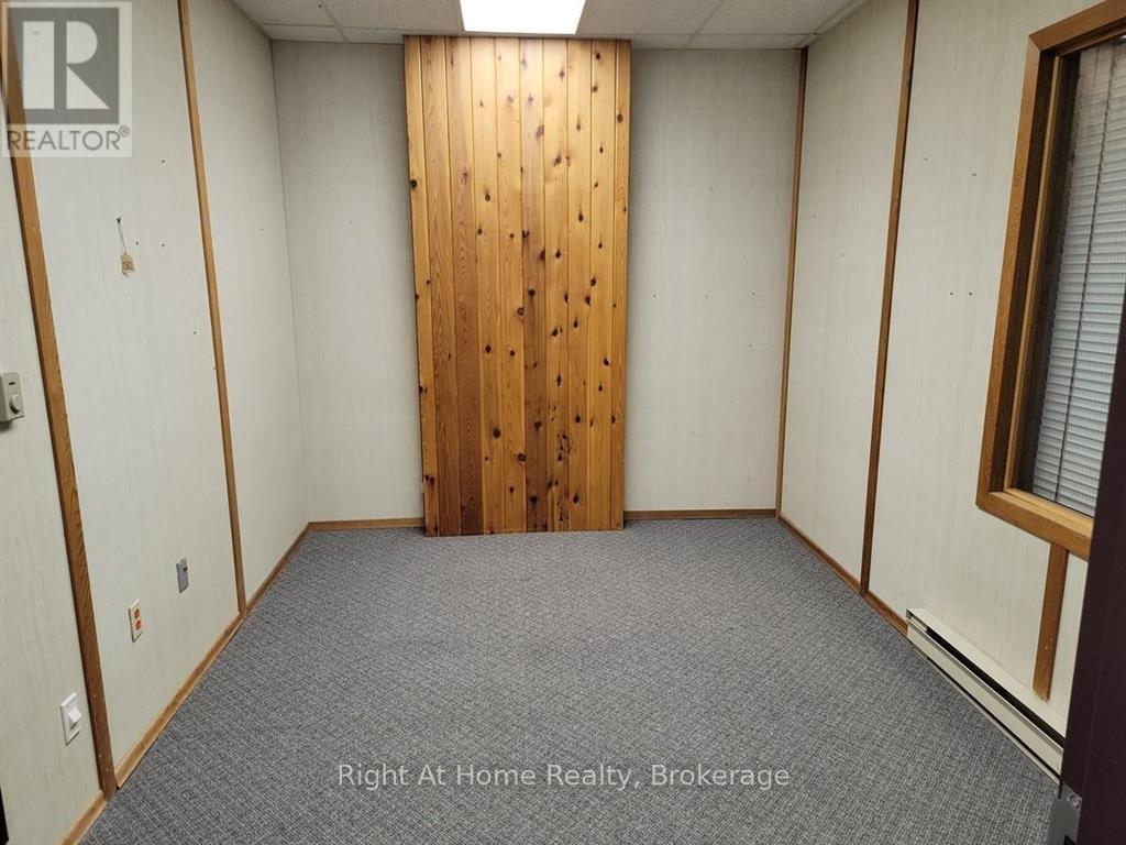 21 Simcoe Plaza Property Photo 15