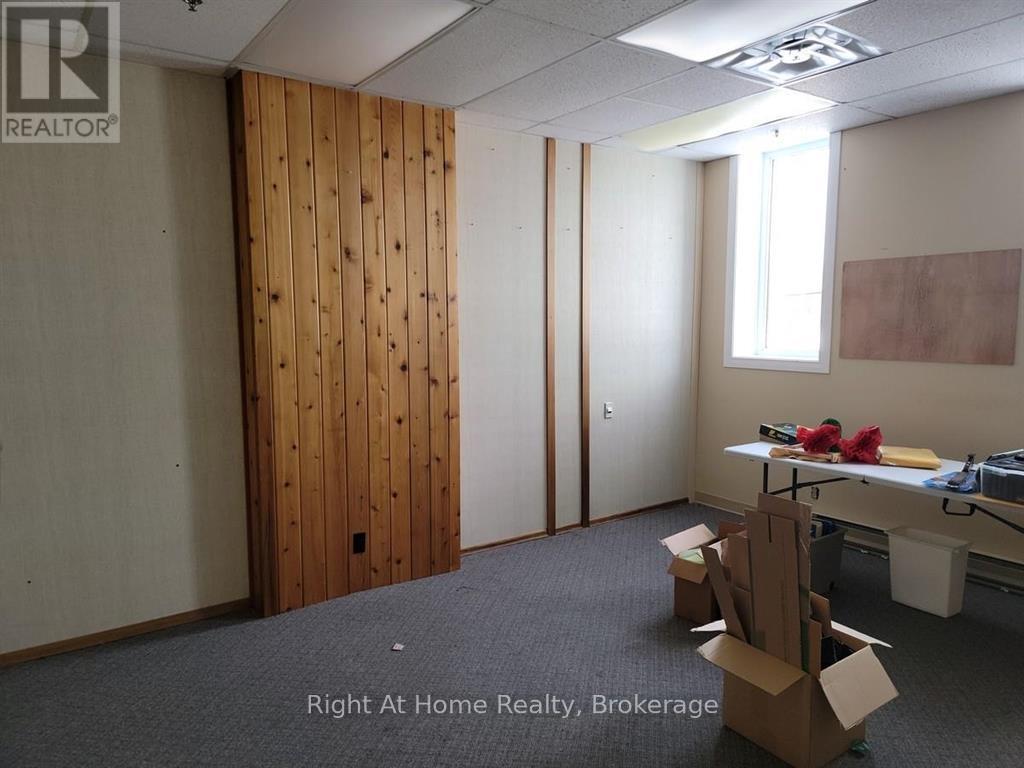 21 Simcoe Plaza Property Photo 17