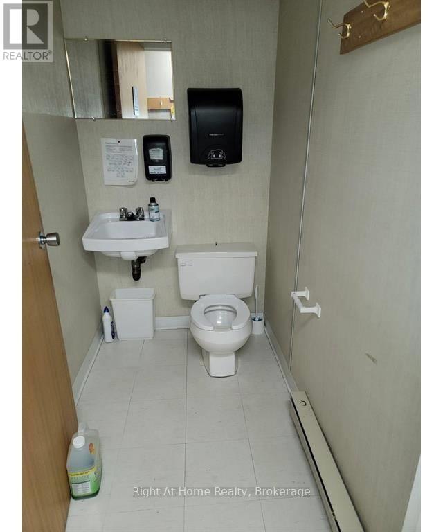 21 Simcoe Plaza Property Photo 24