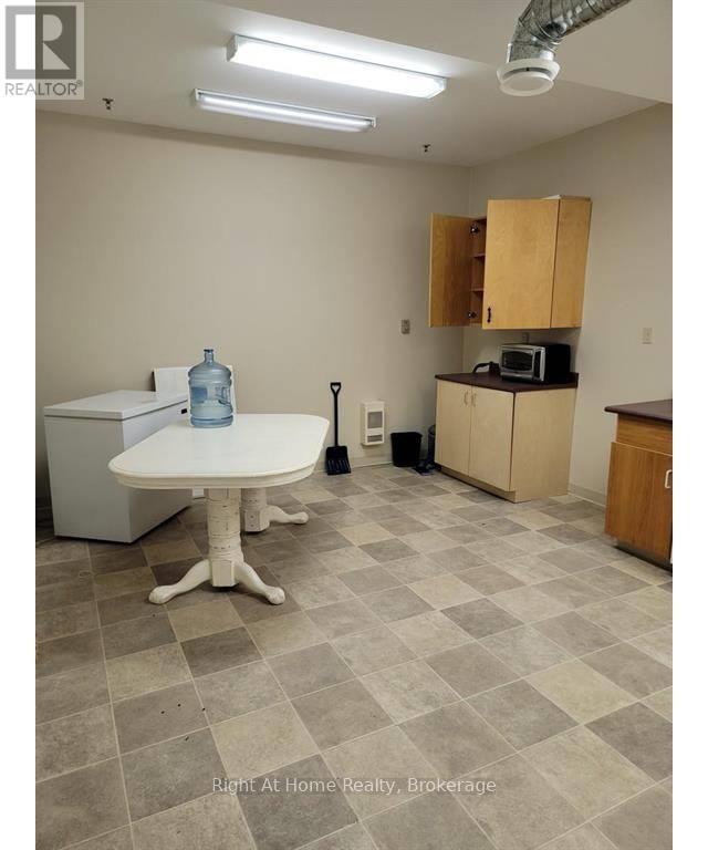 21 Simcoe Plaza Property Photo 26