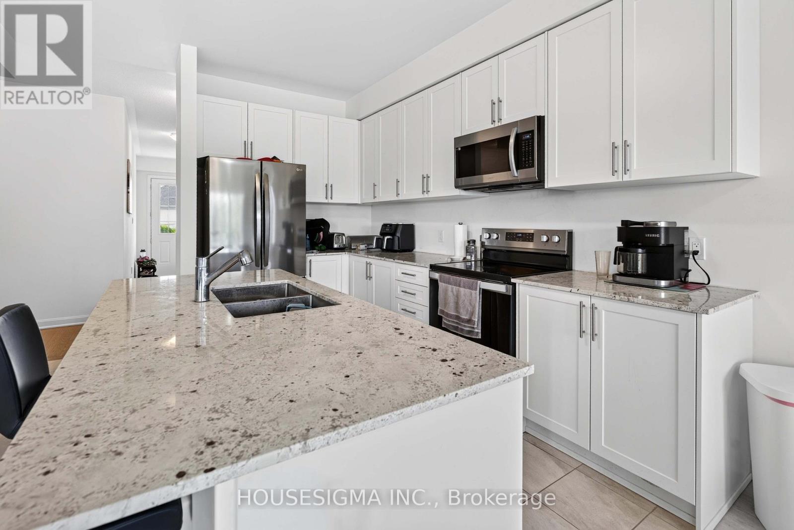 32 Oakmont Drive Property Photo 4