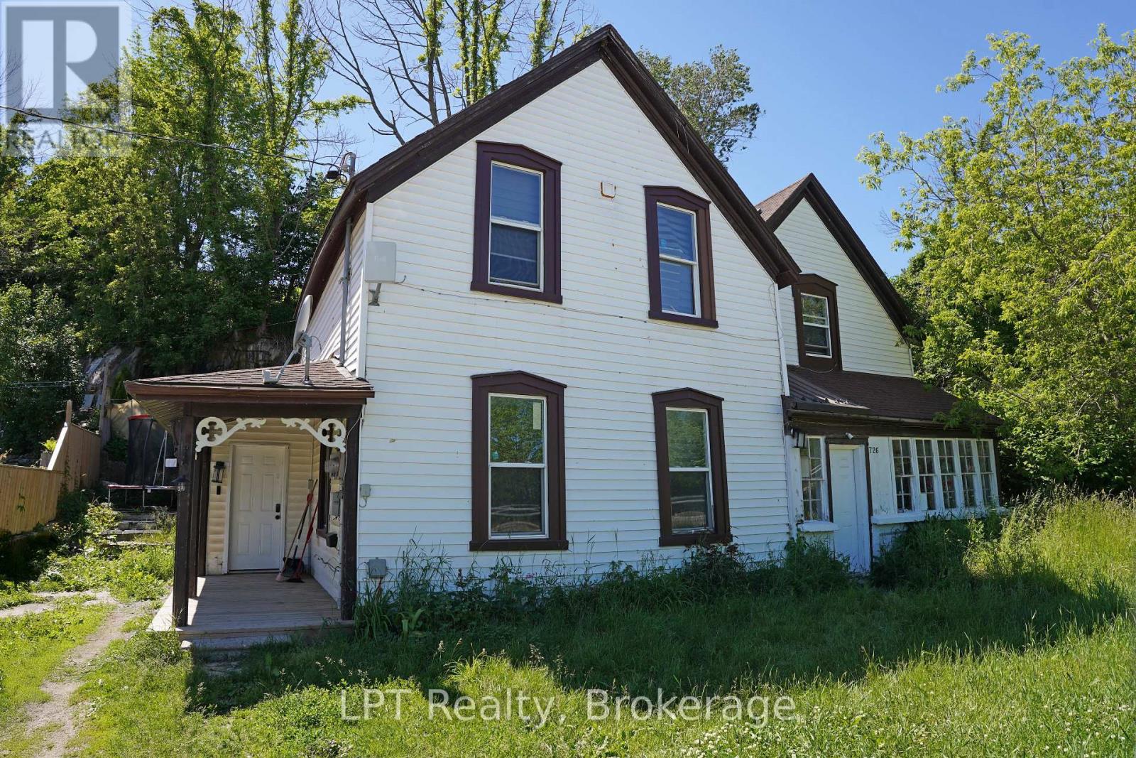 726 Berford Street Property Photo 1