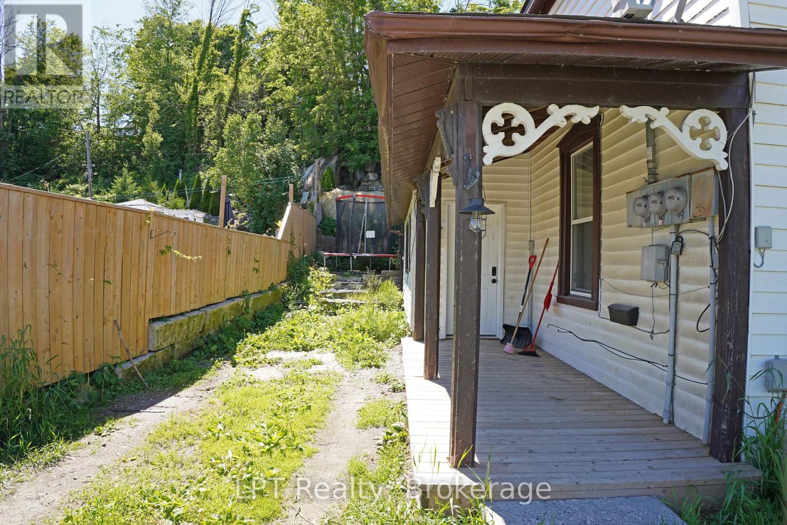 726 Berford Street Property Photo 2