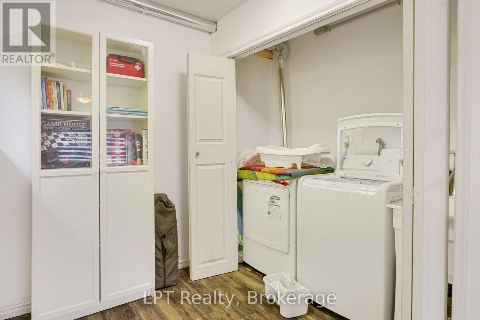 726 Berford Street Property Photo 8