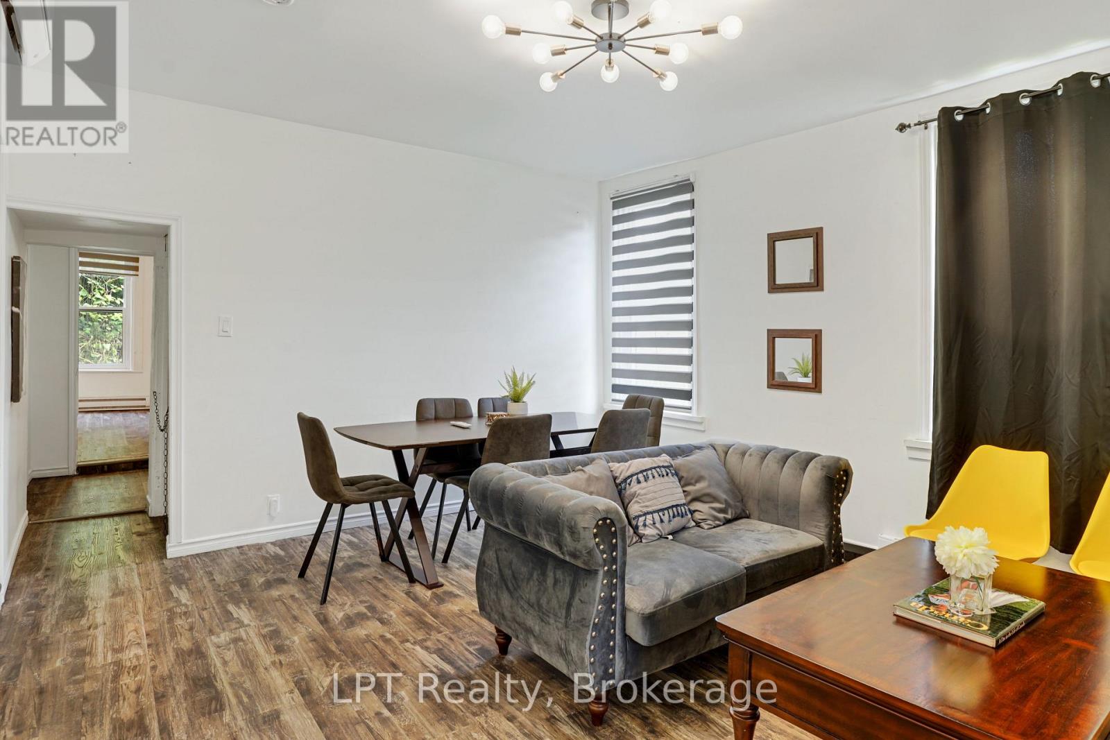 726 Berford Street Property Photo 9