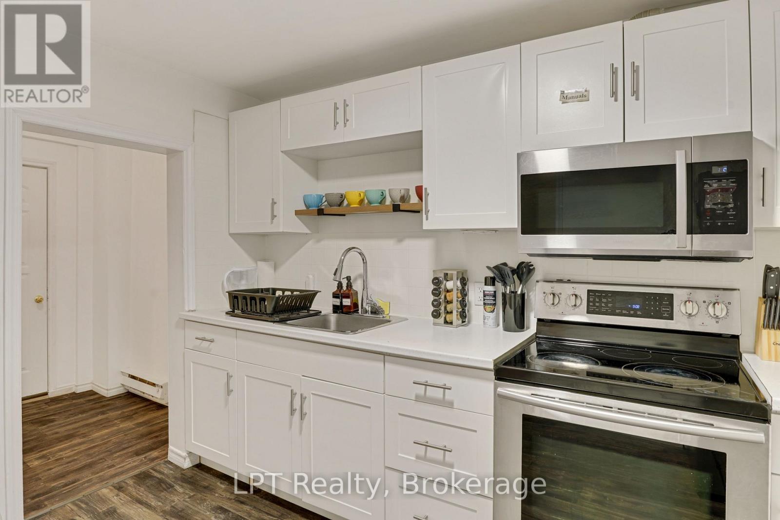 726 Berford Street Property Photo 13