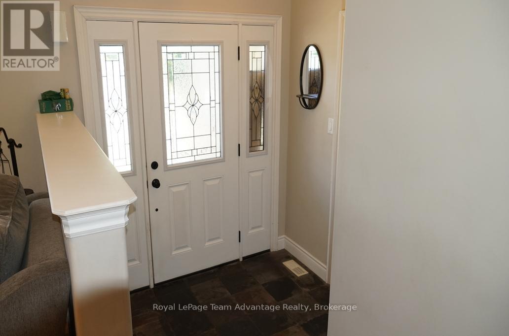 40 Winnifred Avenue E Property Photo 6