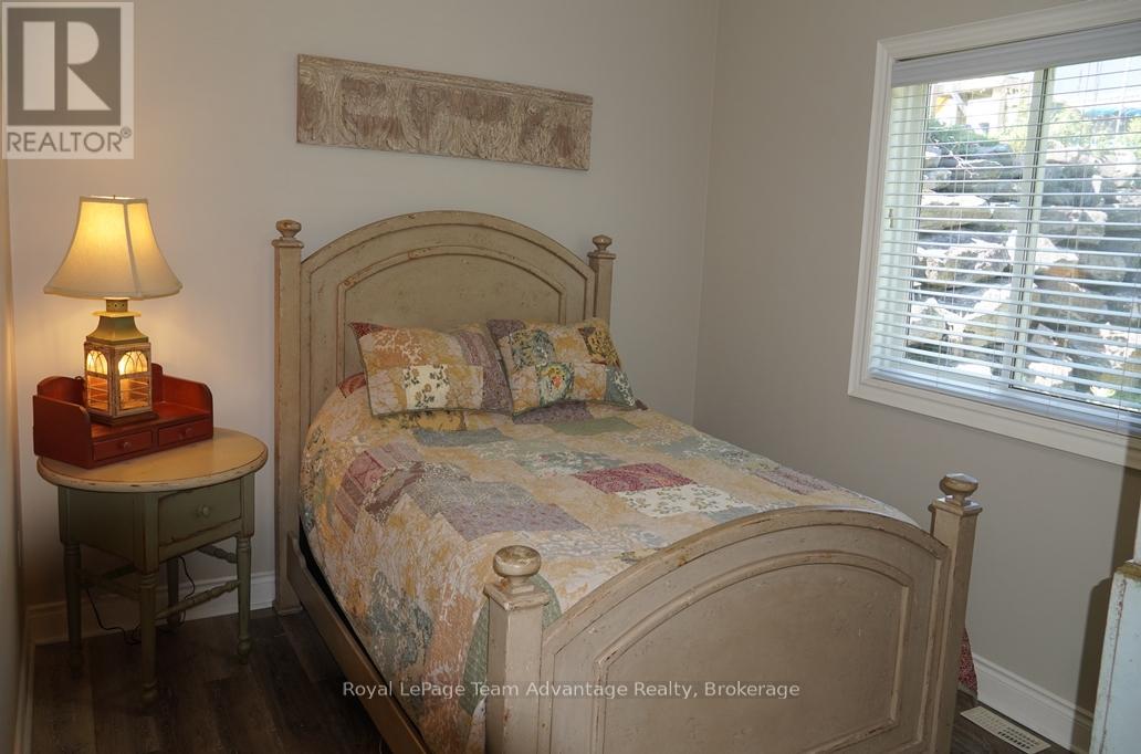 40 Winnifred Avenue E Property Photo 9