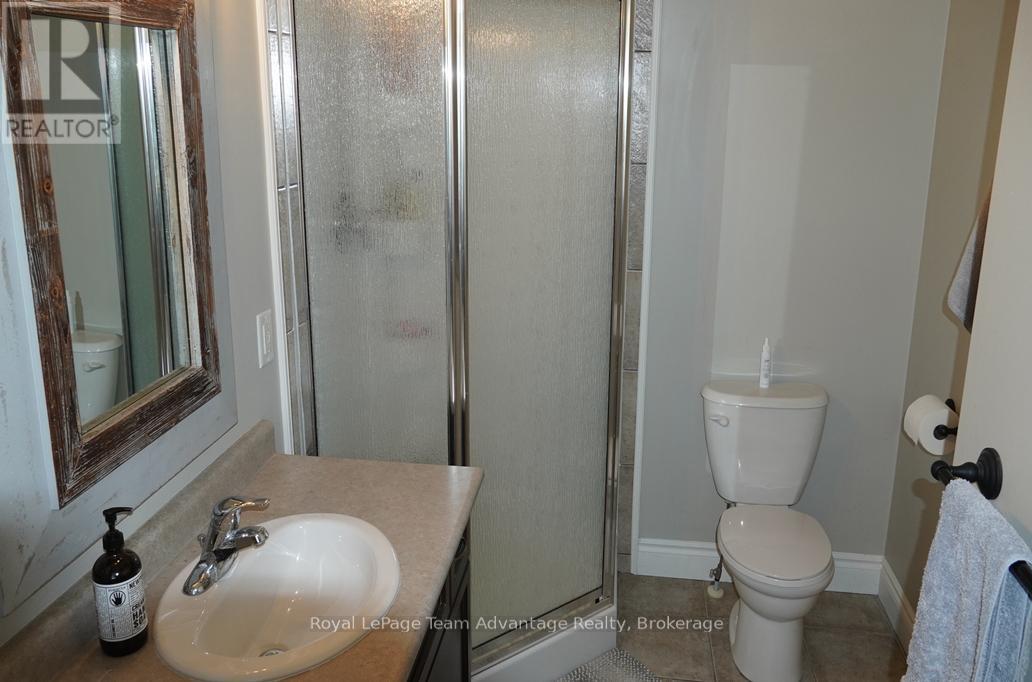 40 Winnifred Avenue E Property Photo 11