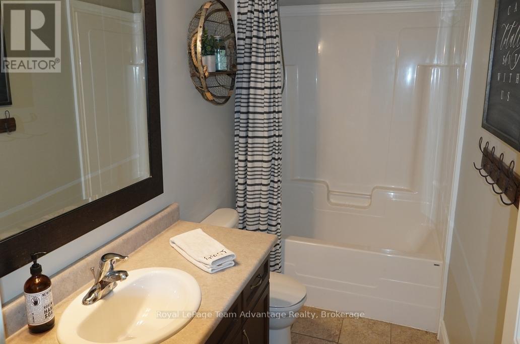 40 Winnifred Avenue E Property Photo 12