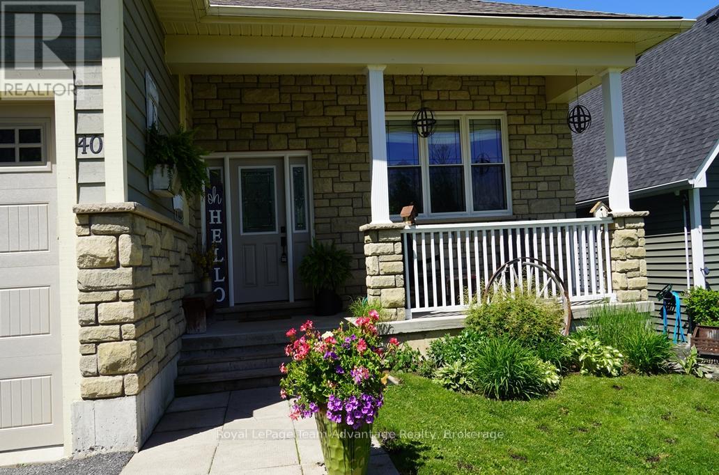 40 Winnifred Avenue E Property Photo 14