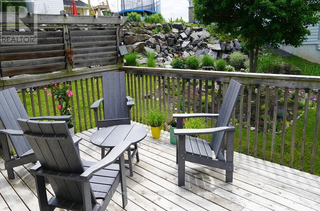 40 Winnifred Avenue E Property Photo 16
