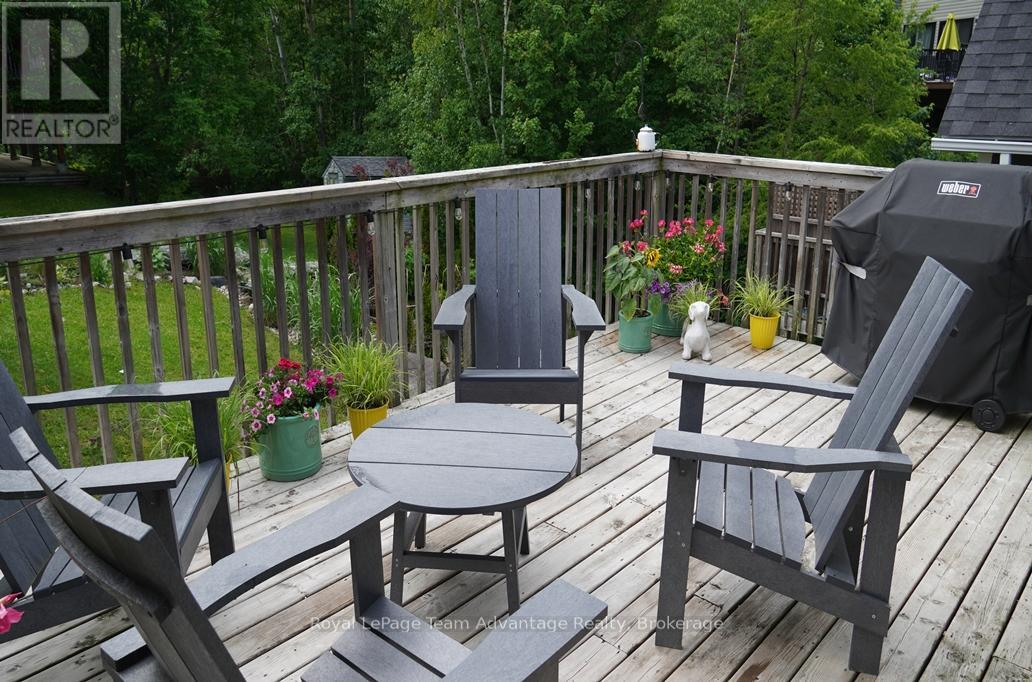 40 Winnifred Avenue E Property Photo 17