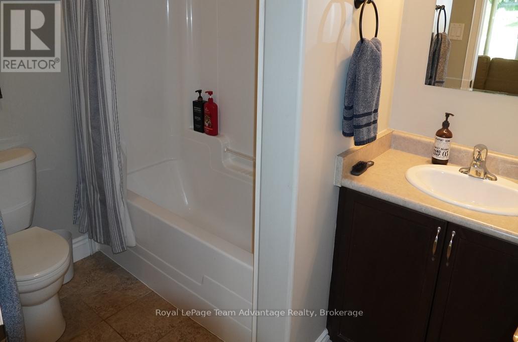 40 Winnifred Avenue E Property Photo 22