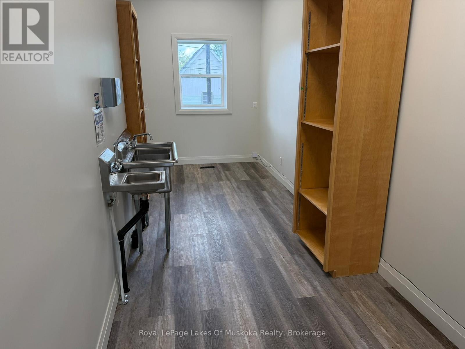 B - 193 Ontario Street Property Photo 5