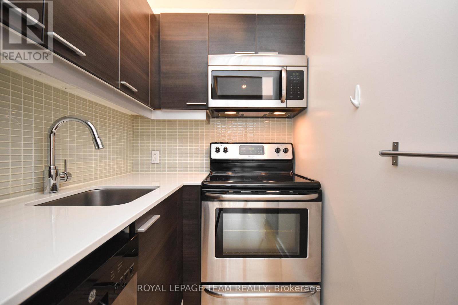 726 - 349 Mcleod Street Property Photo 14