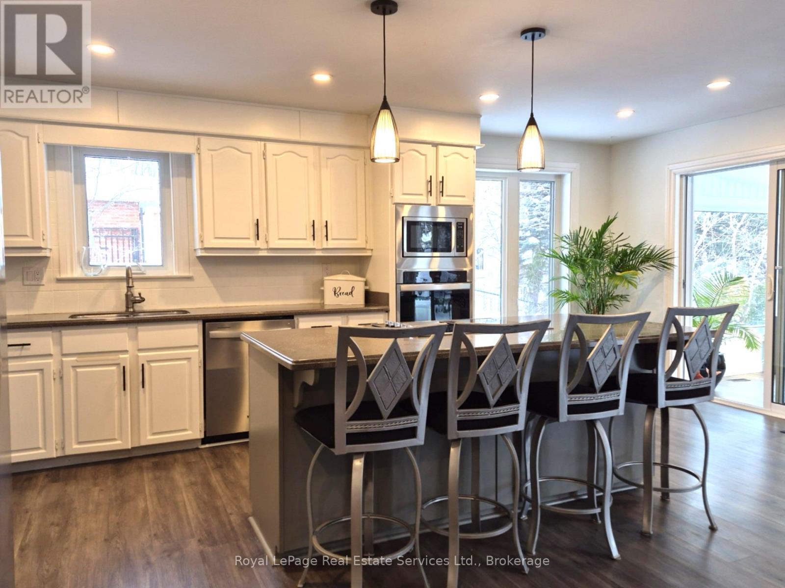 184 Dundas Street E Property Photo 10