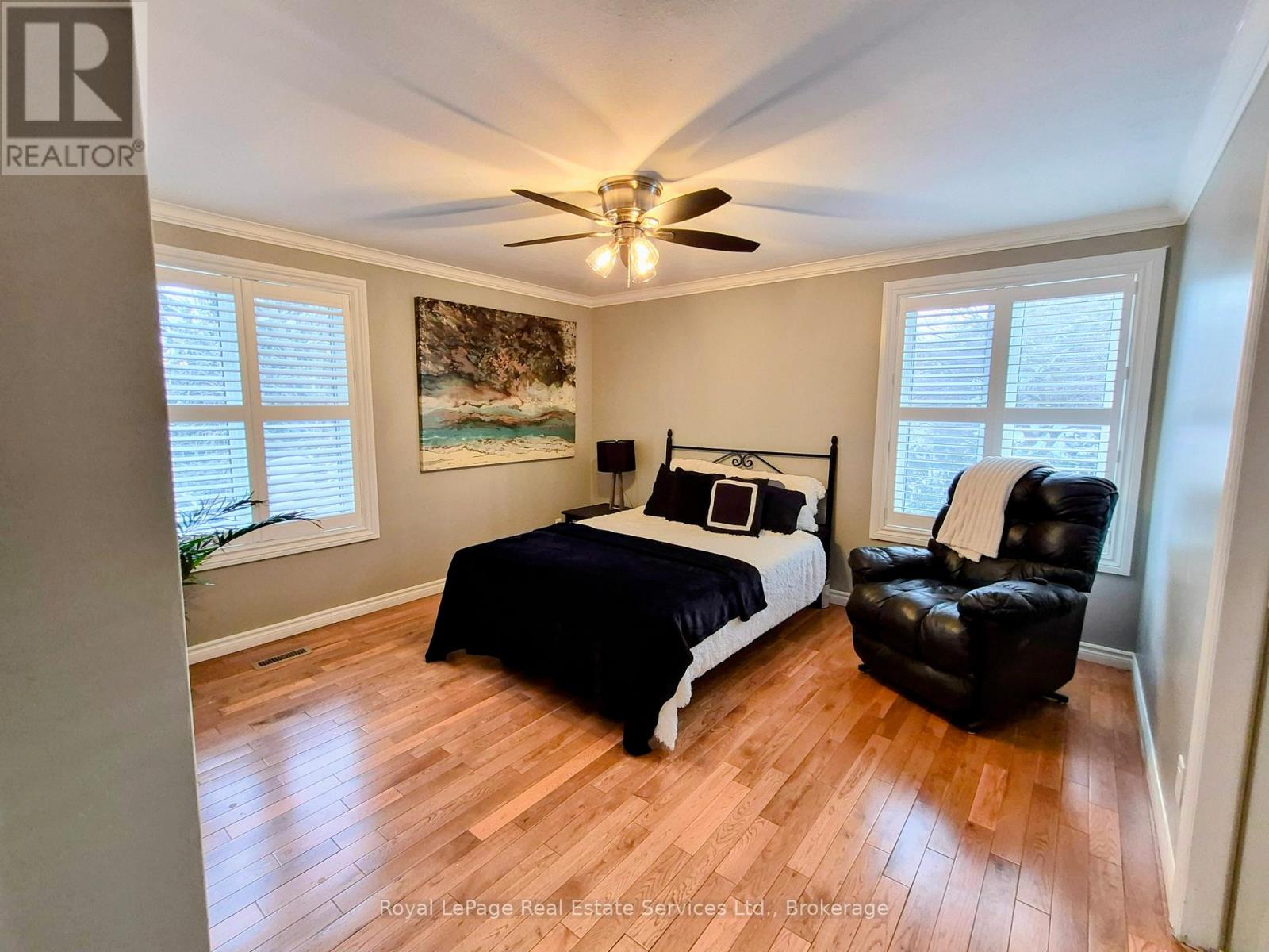 184 Dundas Street E Property Photo 16