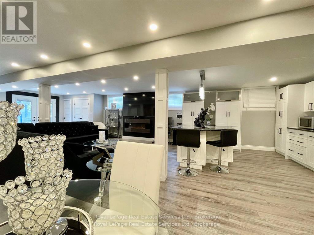 184 Dundas Street E Property Photo 29