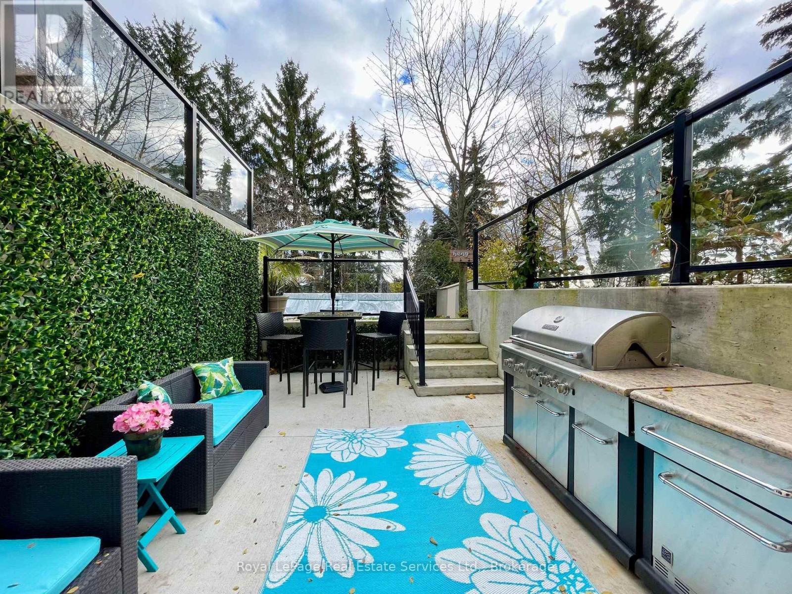 184 Dundas Street E Property Photo 32