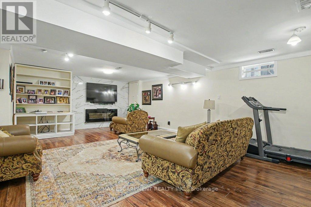 6 Theodore Drive Property Photo 28