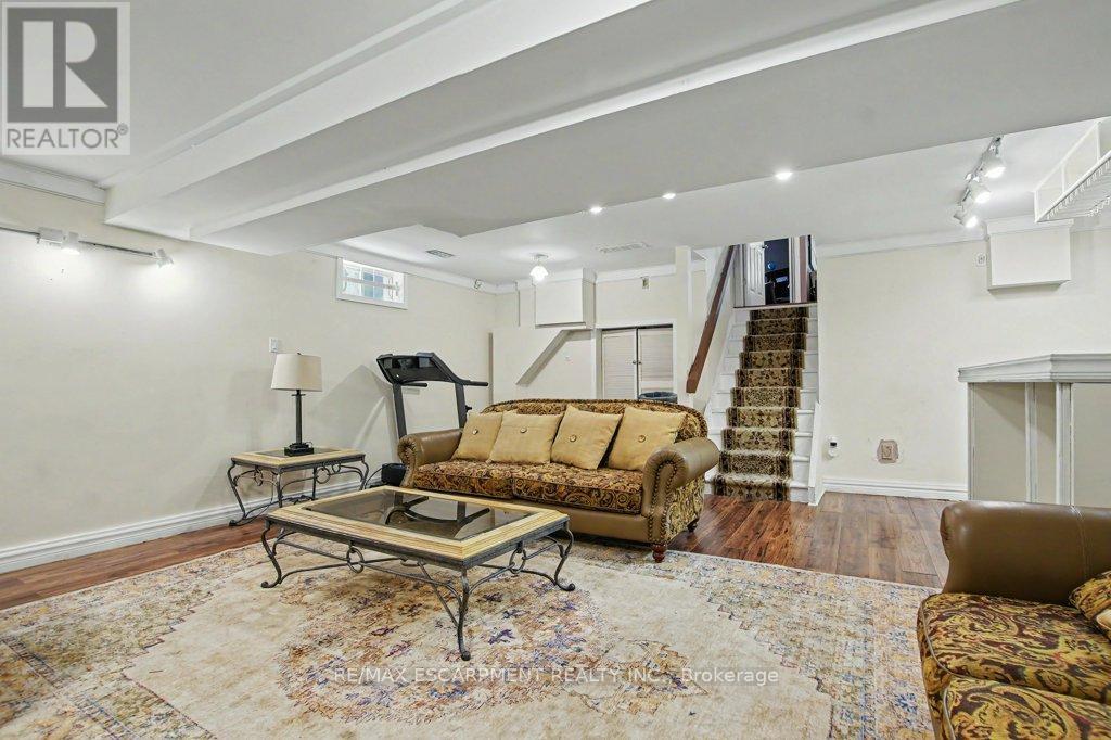 6 Theodore Drive Property Photo 30