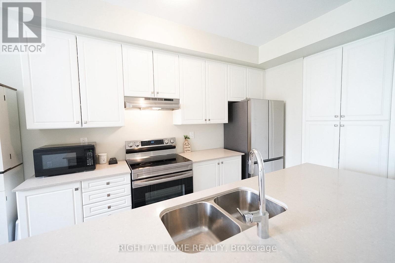 23 - 185 Bedrock Drive Property Photo 4