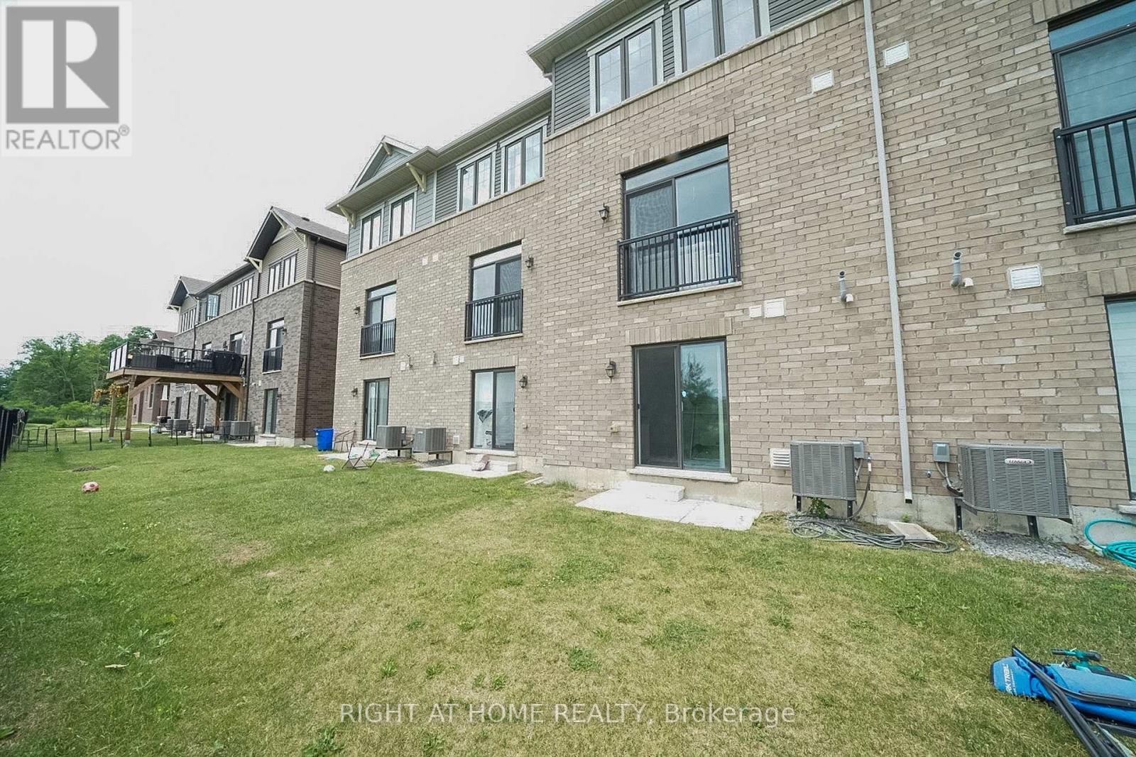23 - 185 Bedrock Drive Property Photo 21