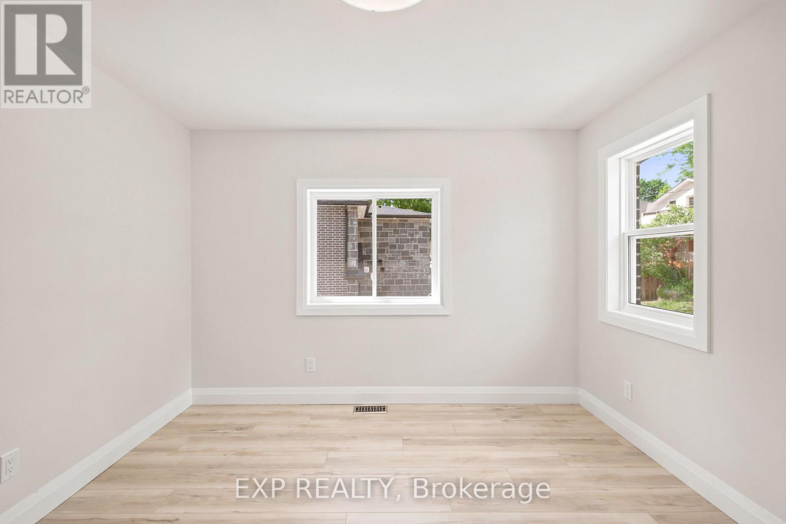 131 St George Street Property Photo 11