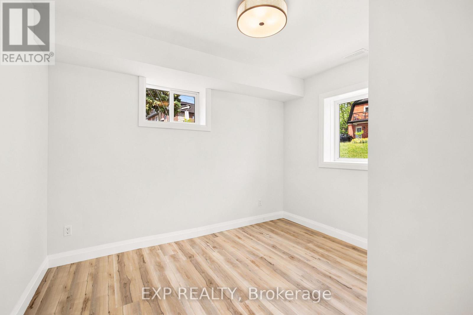 131 St George Street Property Photo 20