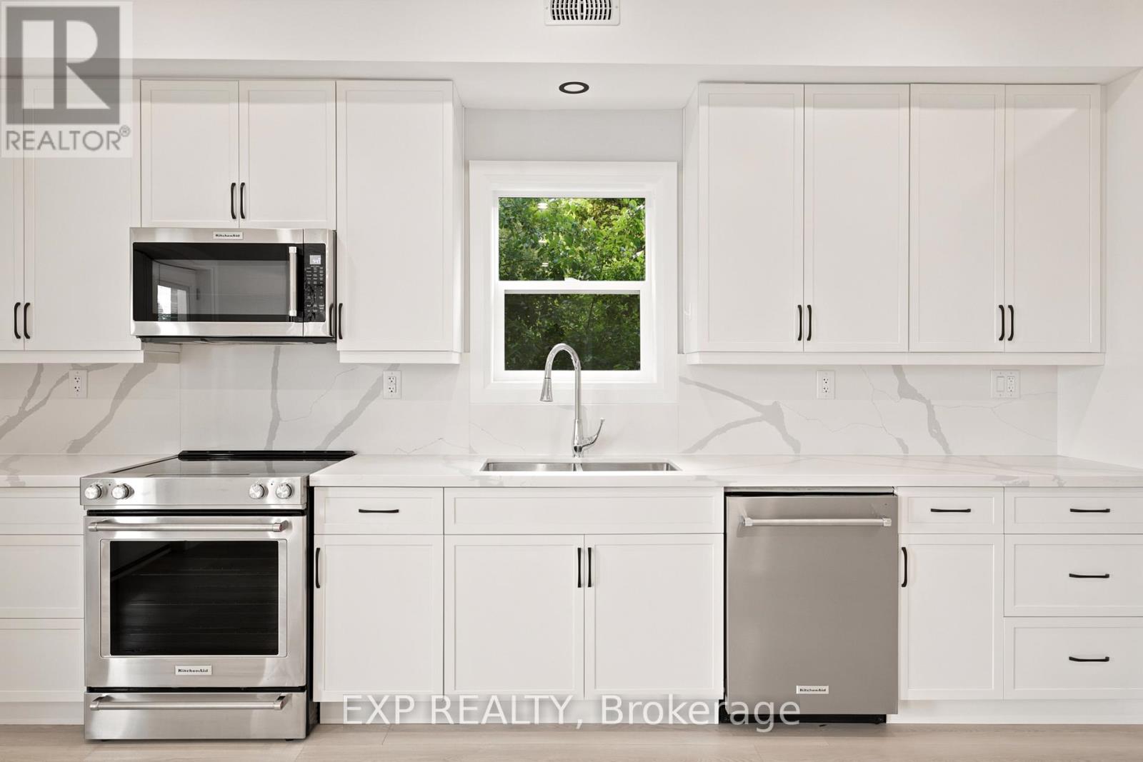 129 St George Street Property Photo 5