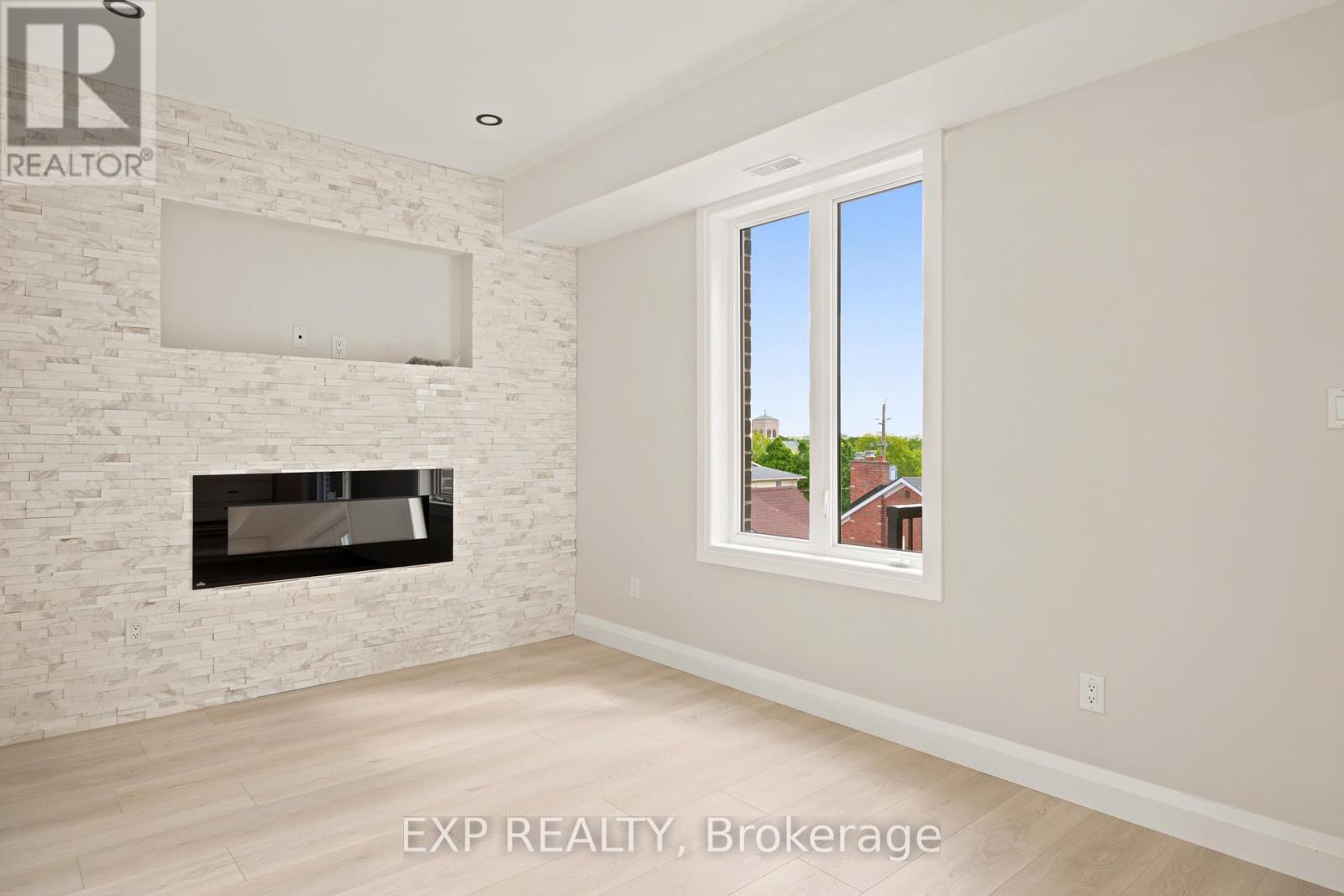 129 St George Street Property Photo 9