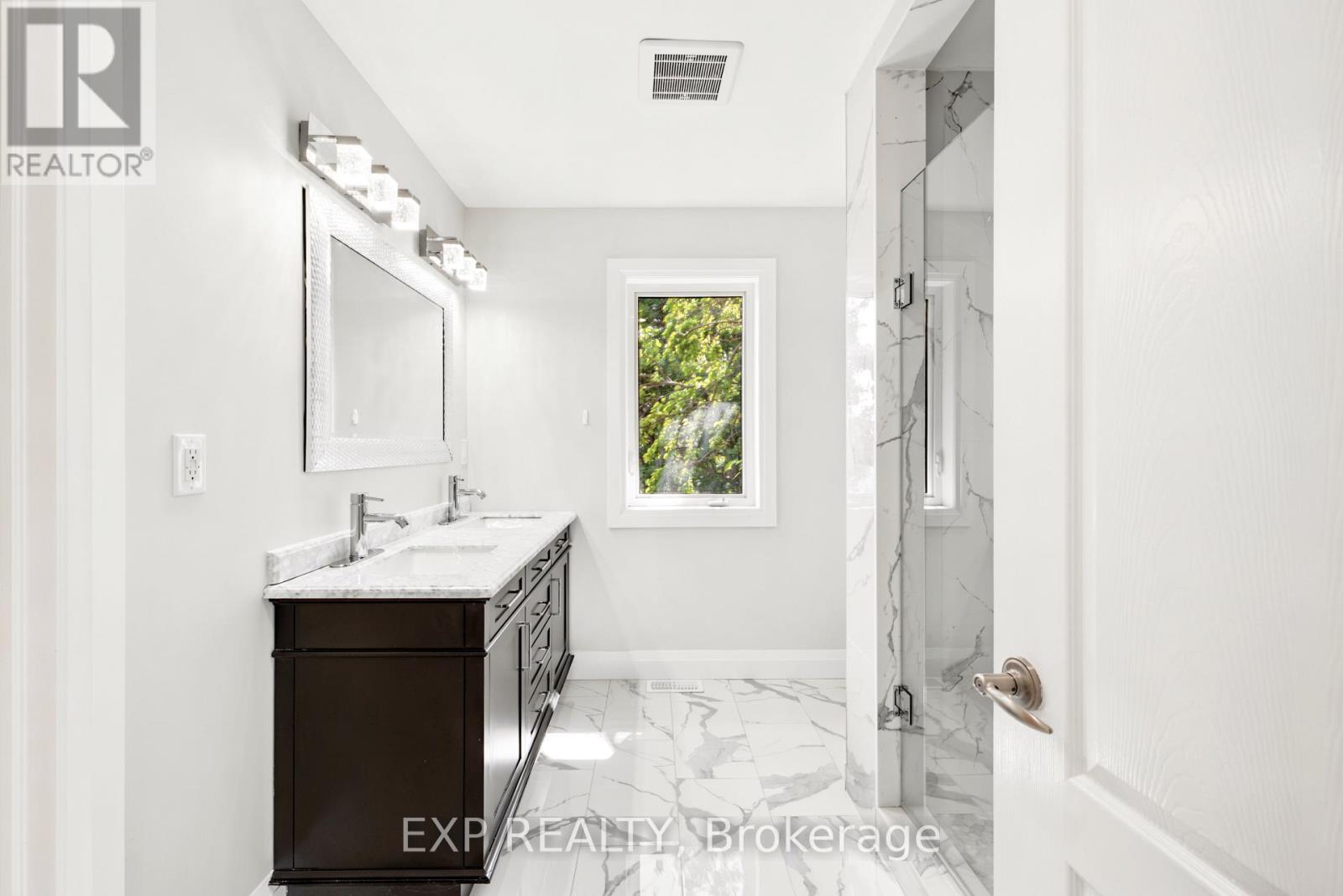 129 St George Street Property Photo 17