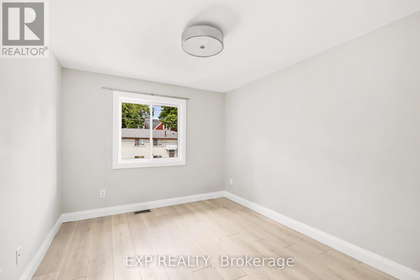 129 St George Street Property Photo 18