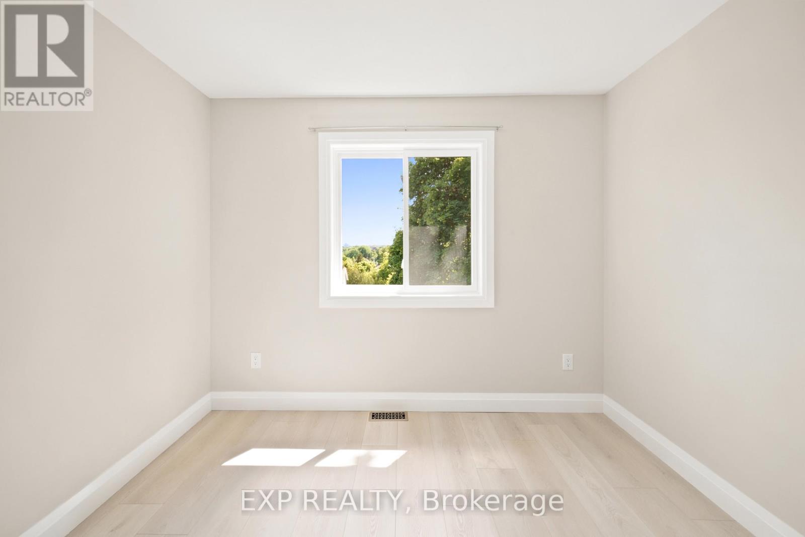 129 St George Street Property Photo 20