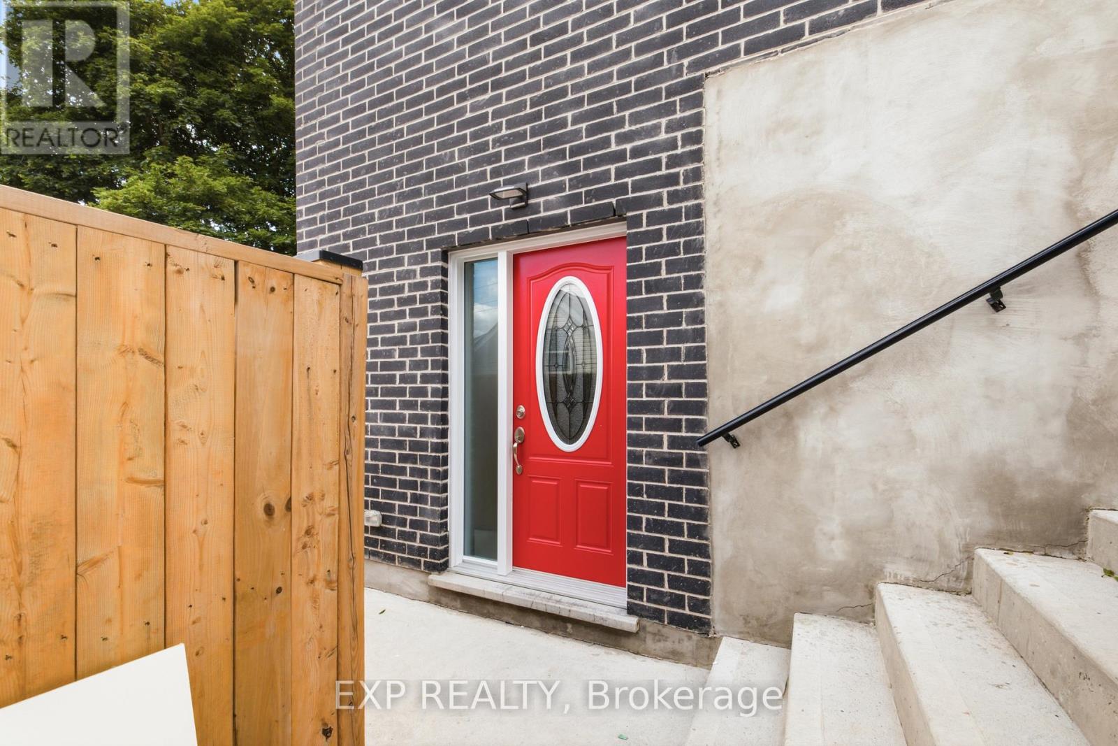 129 St George Street Property Photo 26