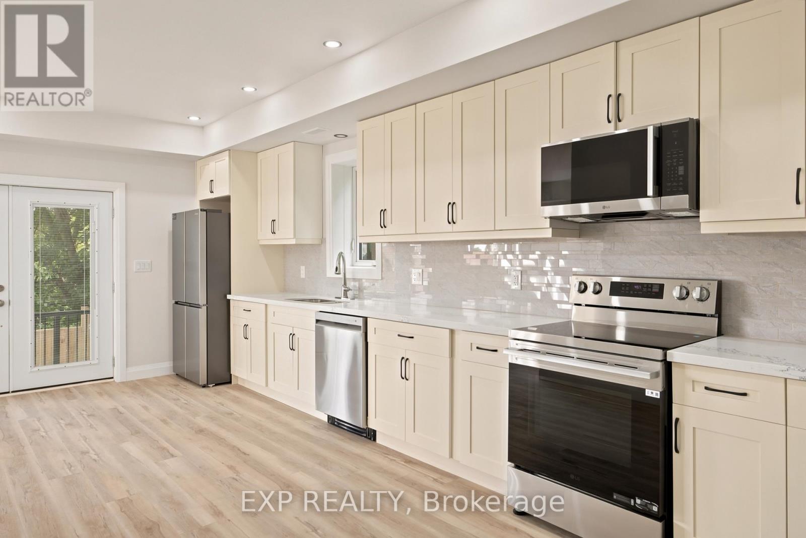 129 St George Street Property Photo 30