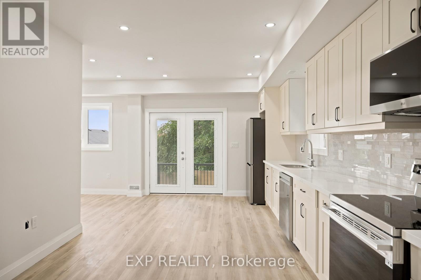 129 St George Street Property Photo 32